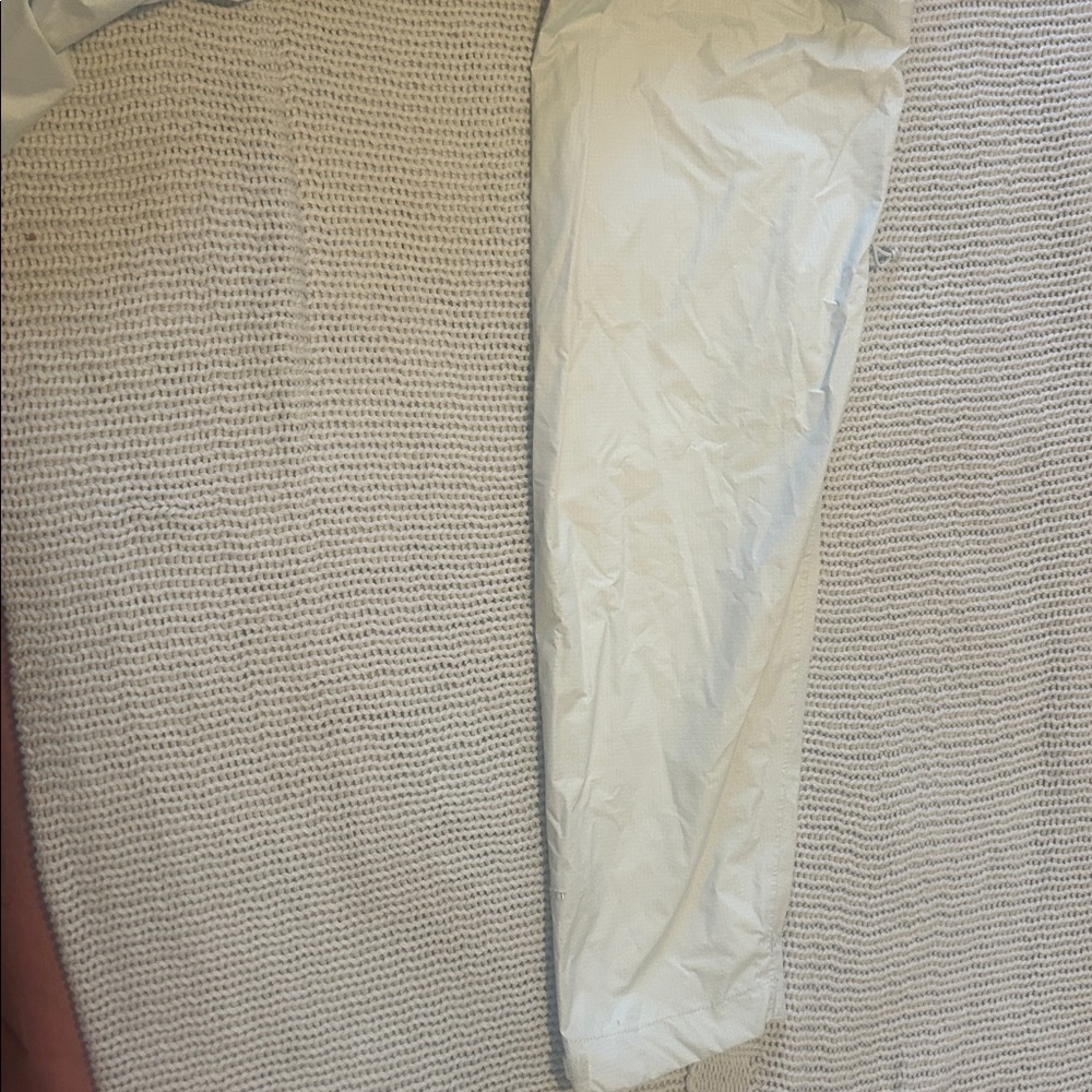 The North Face Women's Packable Rain Jacket - Cream - Picture 8 of 15